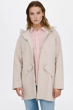 Parka 3/4 con capucha