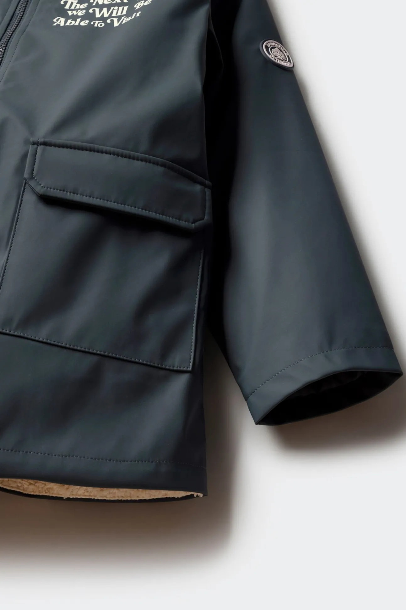 Parka azul marino frase niño