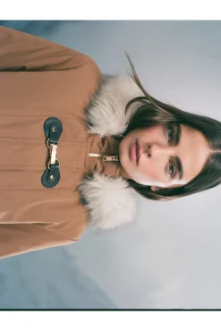 Parka capucha cierre metálico Sorona Aura