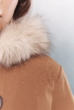 Parka capucha cierre metálico Sorona Aura