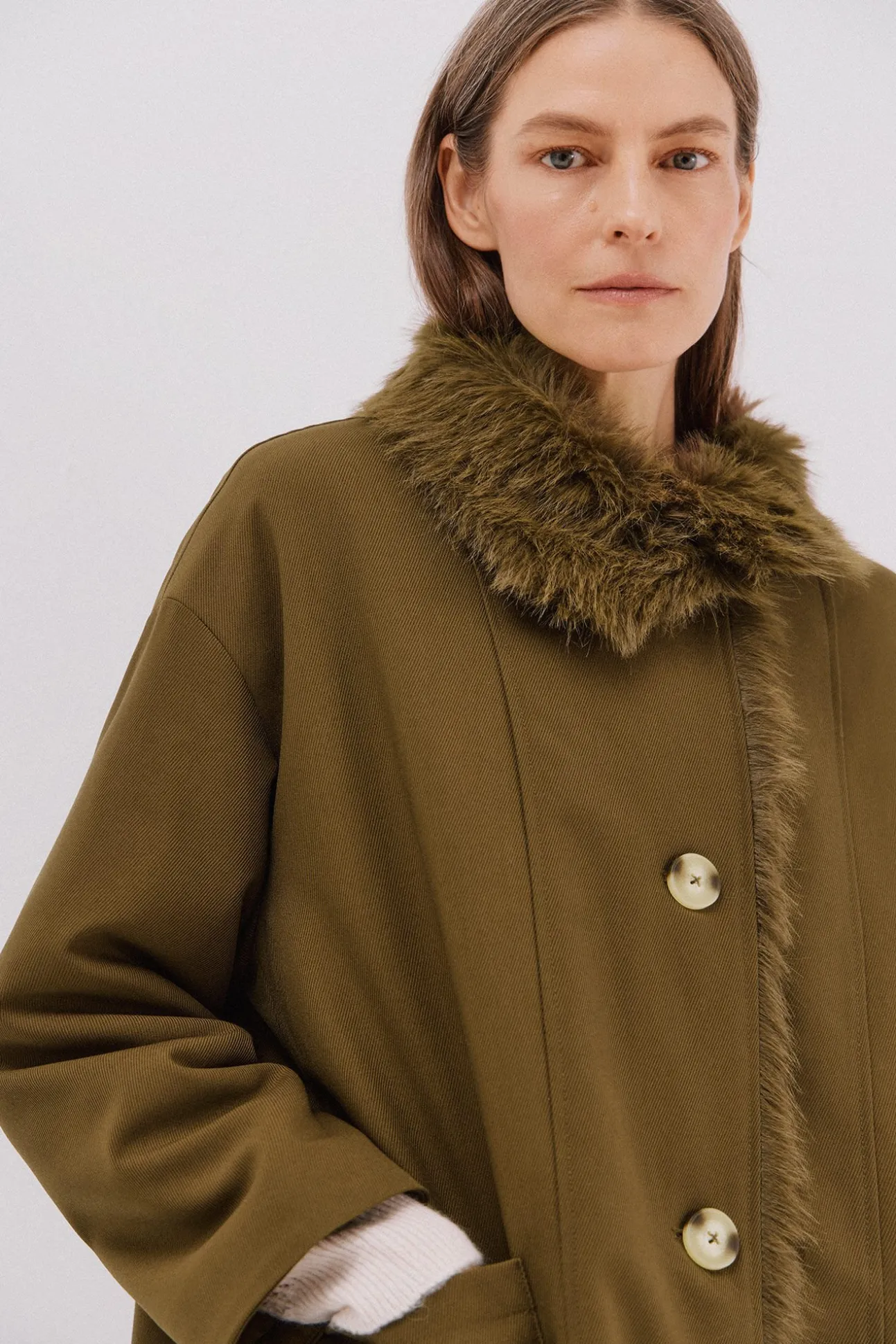 Parka con cuello efecto pelo