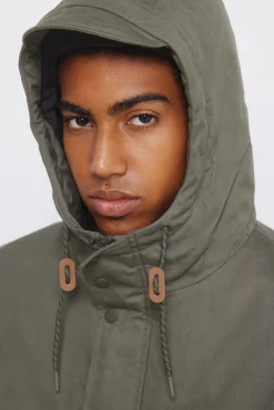 Parka corta acolchada