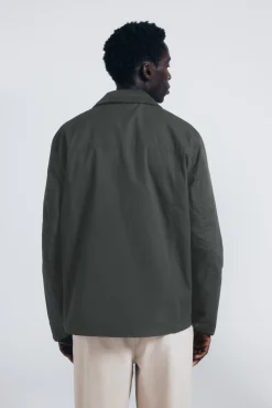 Parka corta cuello pana