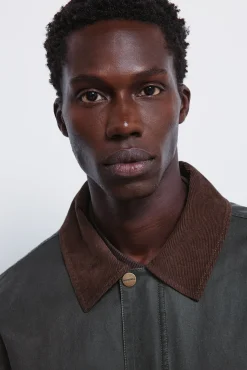 Parka corta cuello pana