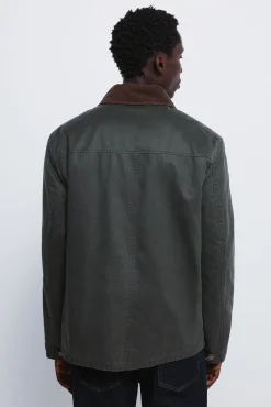 Parka corta cuello pana