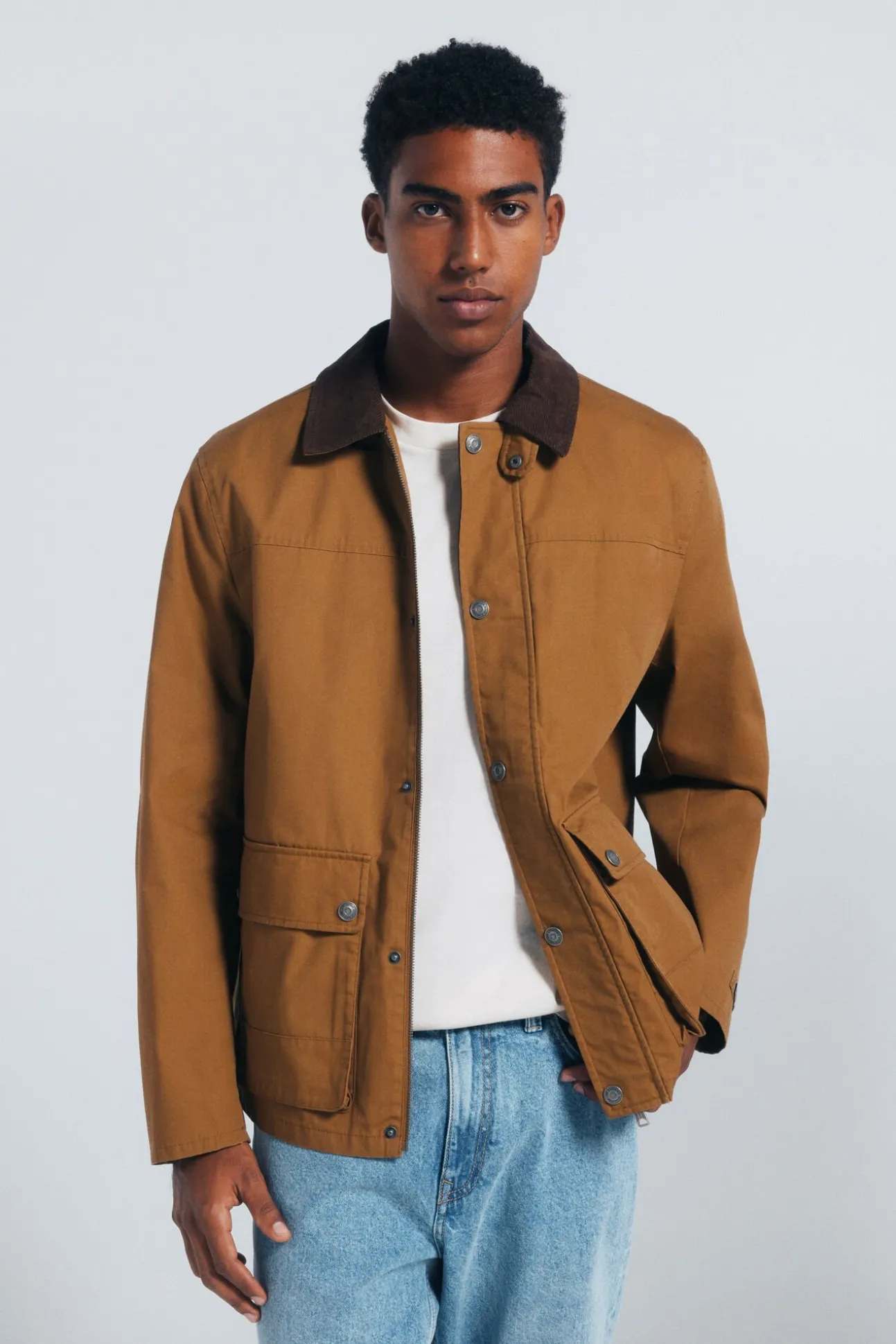 Parka corta cuello pana