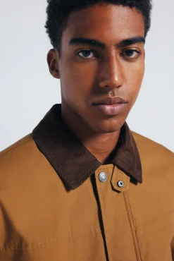 Parka corta cuello pana