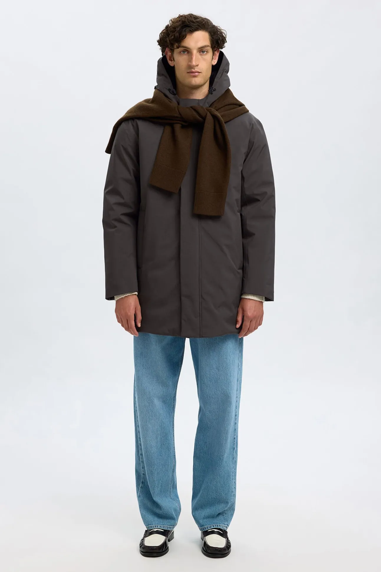 Parka impermeable con capucha