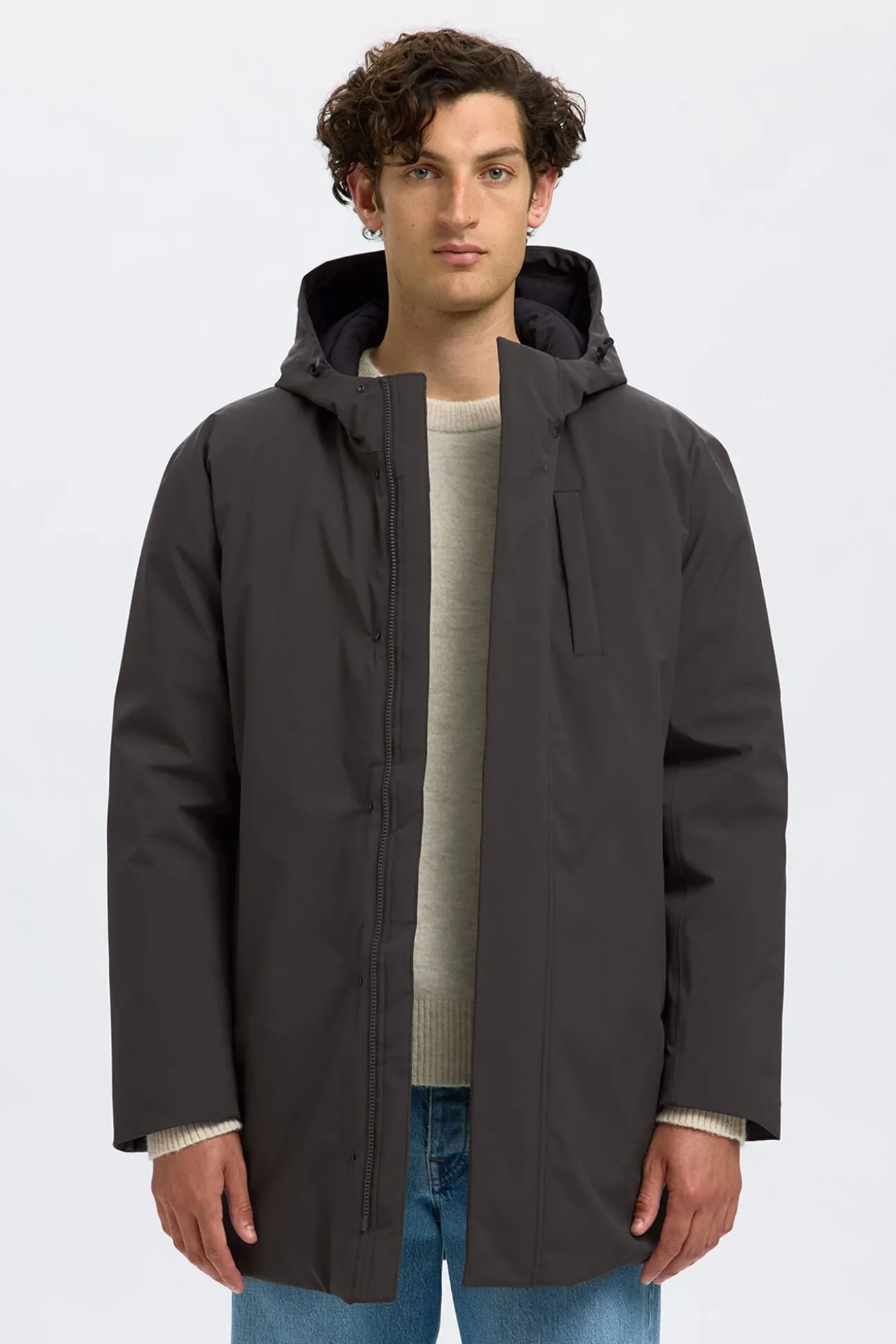Parka impermeable con capucha
