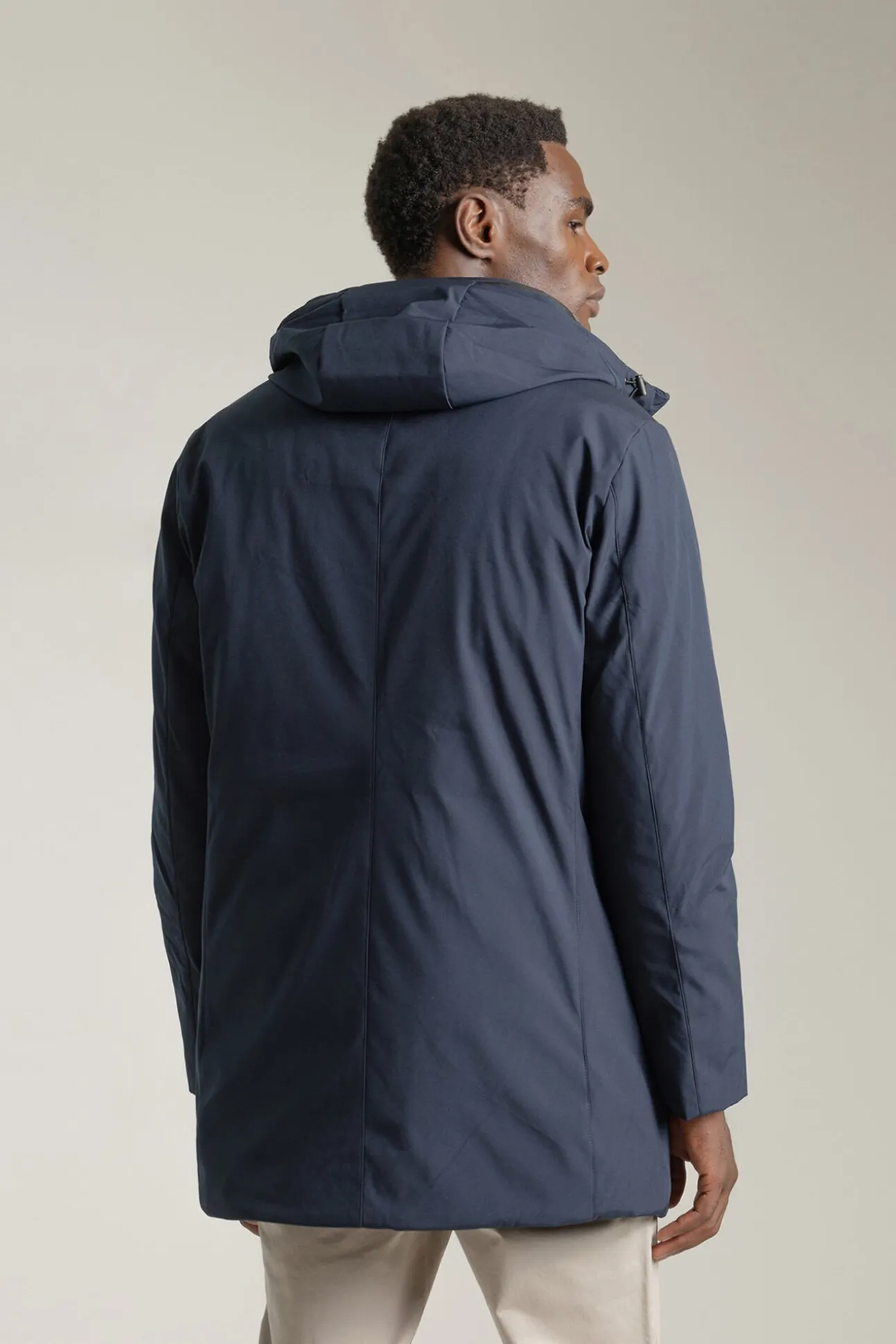 Parka técnica capucha arena