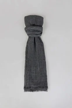 Pañuelo efecto desgastado.