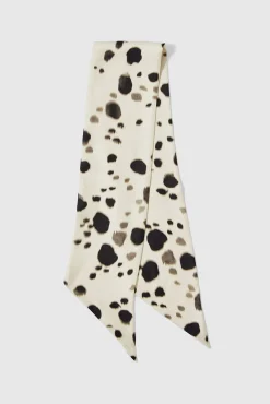 Pañuelo estampado 100% seda.