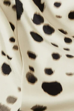 Pañuelo estampado 100% seda.