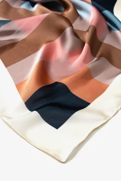 Pañuelo Satinado Estampado Geométrico