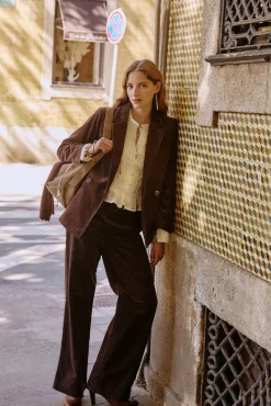 Pauline. Pantalón con doble abotonadura