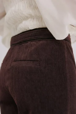 Pauline. Pantalón con doble abotonadura