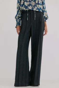 Pietra. Pantalón a rayas