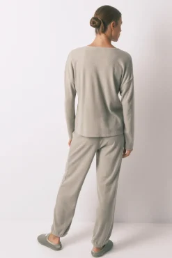 Pijama largo textura waffle verde