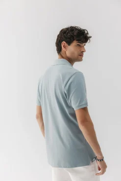 Polo lavado bordado a contraste