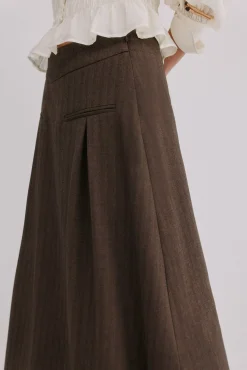 Reyes. Falda con pliegues