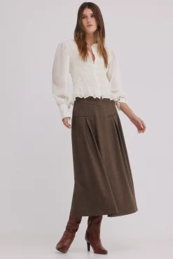 Reyes. Falda con pliegues