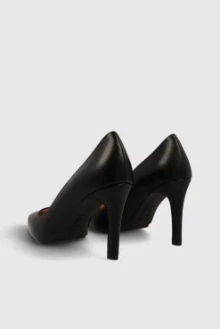 Salón básico en piel lisa