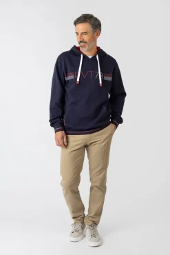 Sudadera con capucha y bolsillos