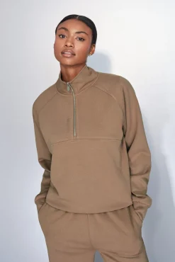 Sudadera cuello cremallera marrón