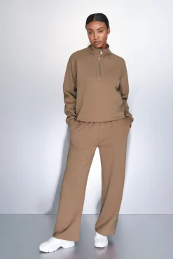 Sudadera cuello cremallera marrón