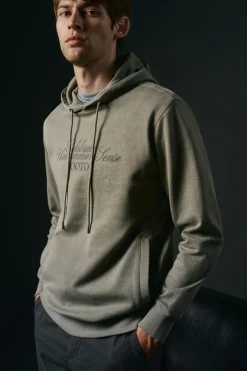 Sudadera gráfica con capucha