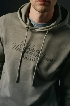 Sudadera gráfica con capucha