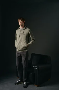 Sudadera gráfica con capucha