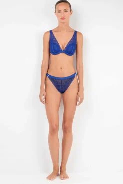 Sujetador bralette de encaje azul klein