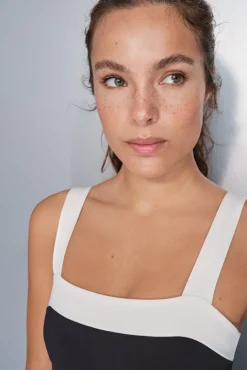 Sujetador deportivo 4D Stretch bandeau blanco y negro