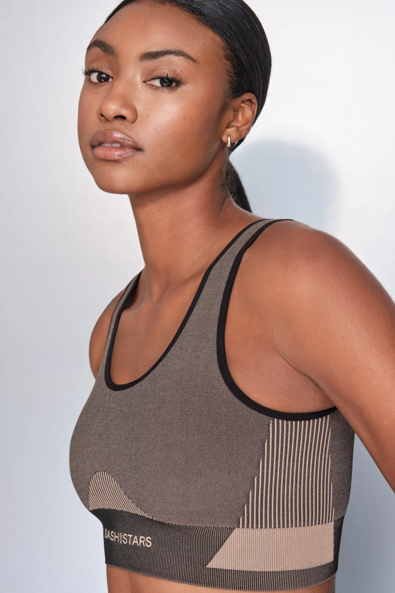 Sujetador deportivo marrón SEAMLESS FIT