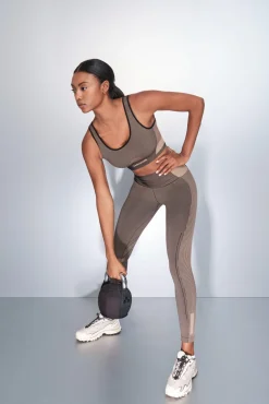 Sujetador deportivo marrón SEAMLESS FIT