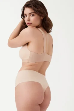 Tanga moldeador invisible café au lait SPANX