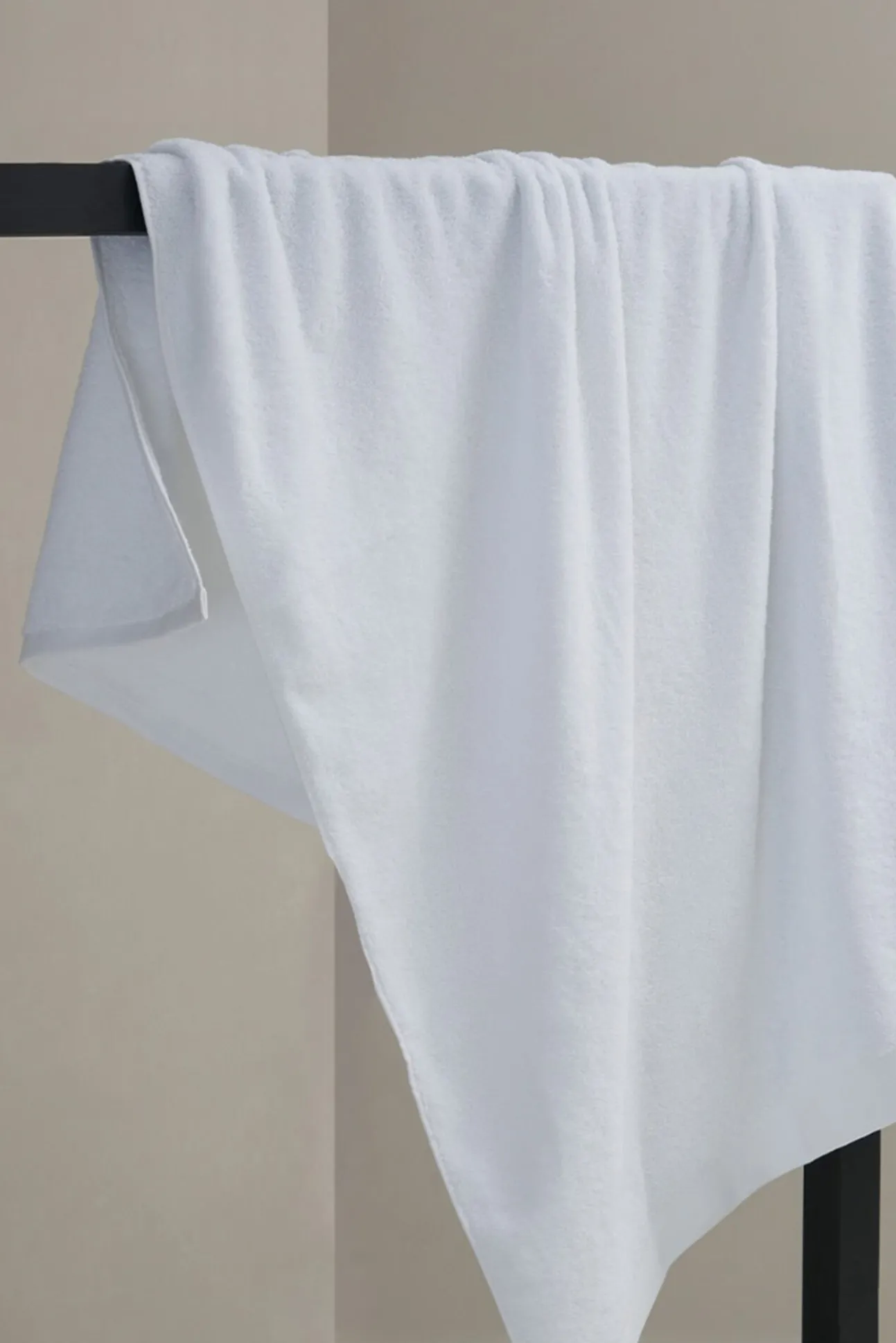 Toalla tocador wonder 550g rizo americano blanco 30x50