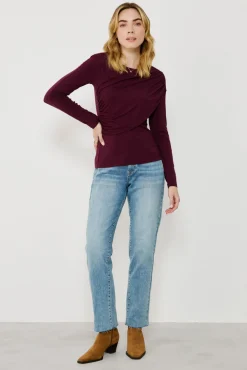 Top de manga larga con detalle drapeado