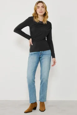 Top de manga larga con detalle drapeado