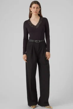 Top de manga larga y cuello pico