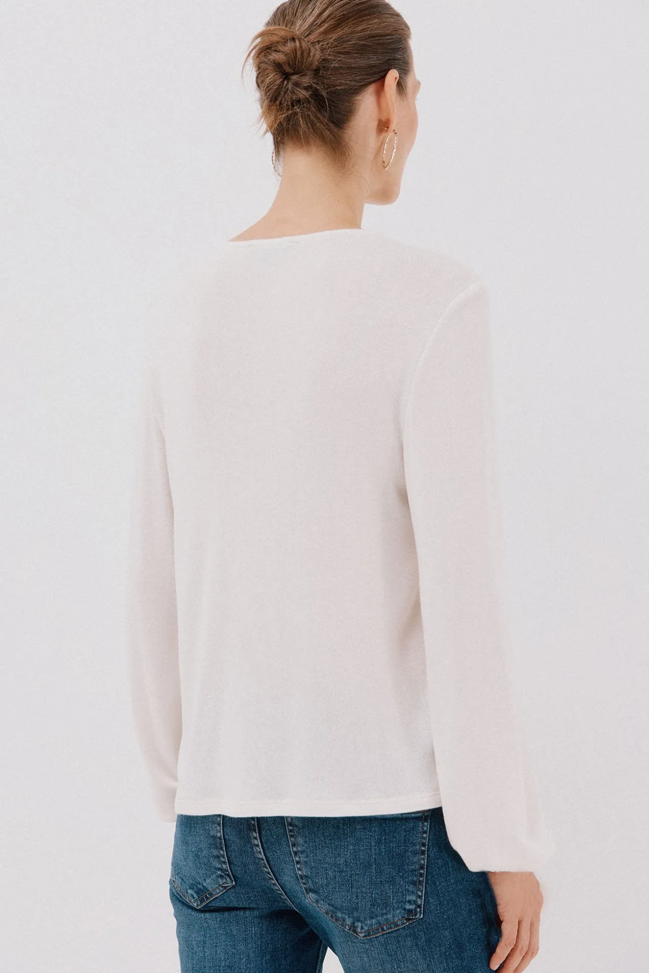 Top detalle puntilla escote