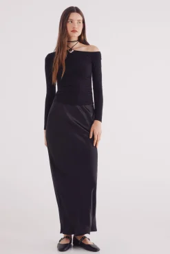 Top escote asimétrico