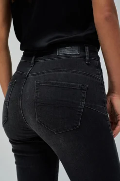 Vaqueros faith push in flare