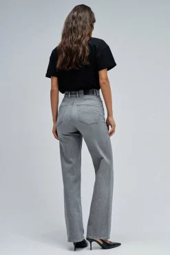 Vaqueros faith push in straight