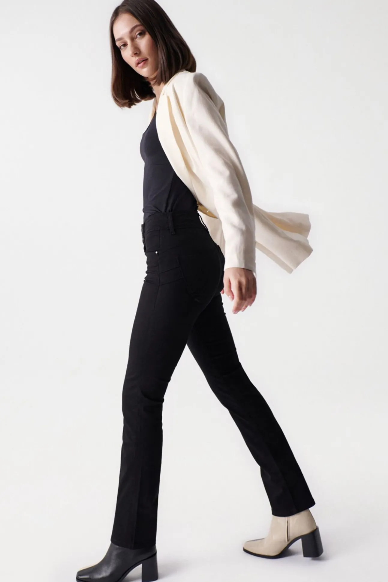 Vaqueros secret push in slim