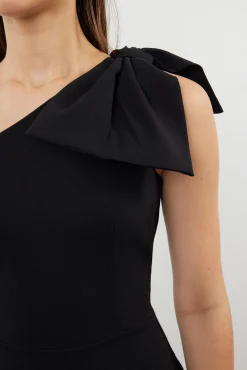 Vestido ajustado de un solo hombro