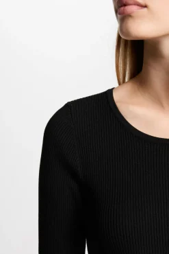 Vestido corto ajustado