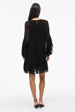 Vestido corto con volantes