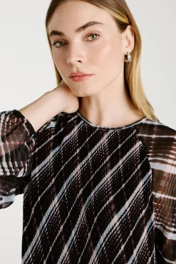 Vestido corto de gasa plisado